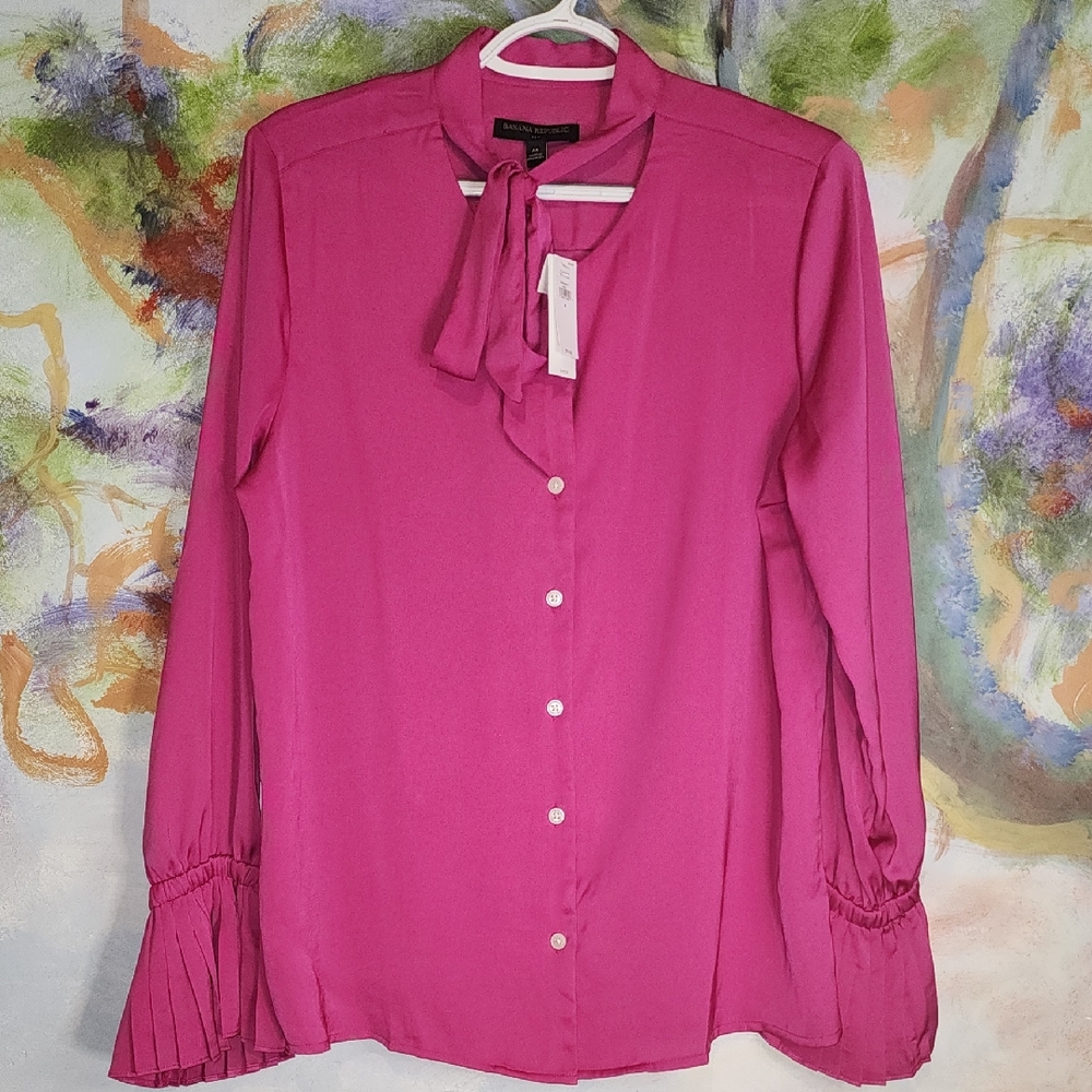 Banana Republic Magenta Raspberry Pink Blouse with Bow Detail And Ruffle Cuffs